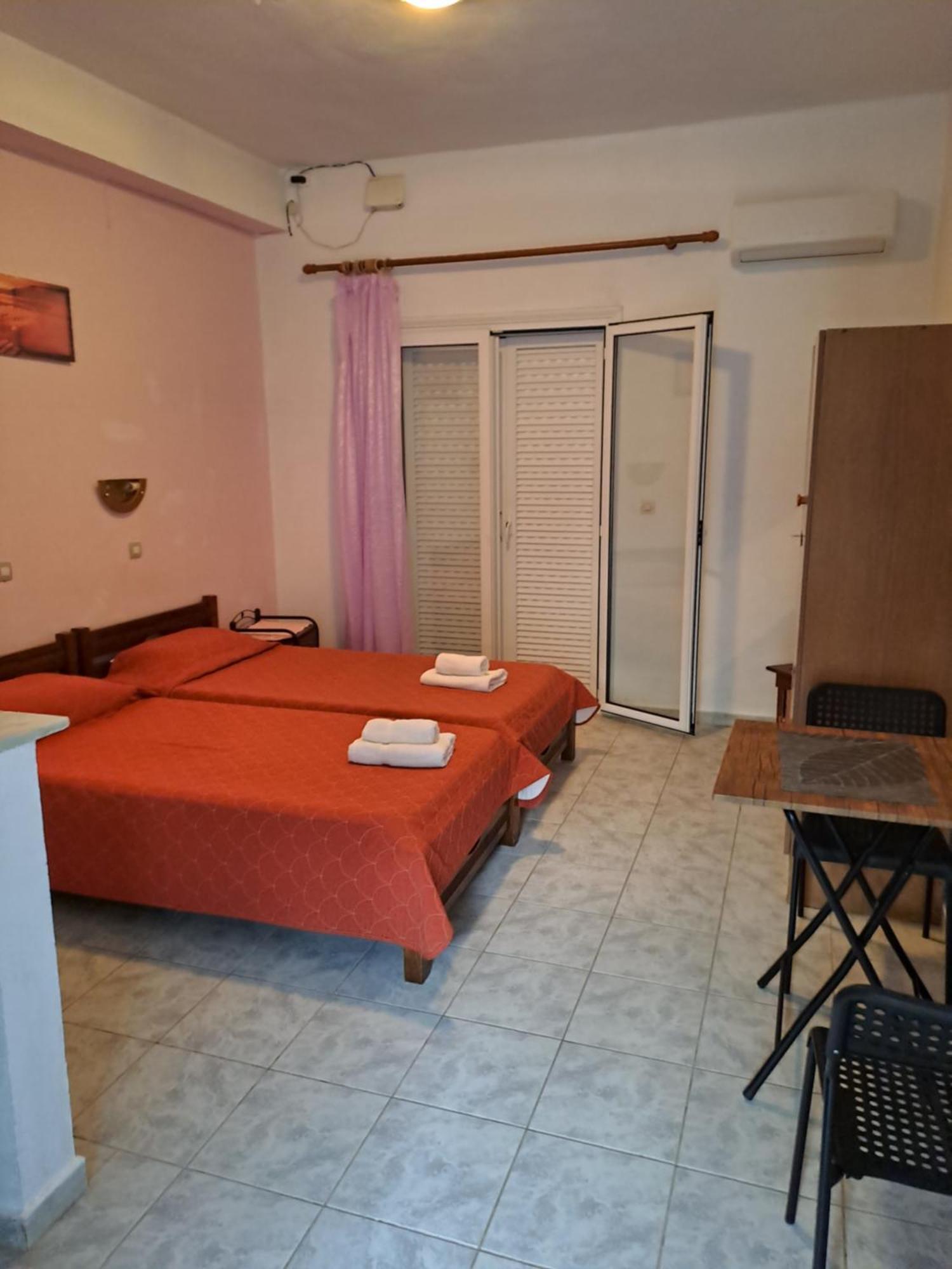 Tony'S Apartments Agios Georgios  Dış mekan fotoğraf