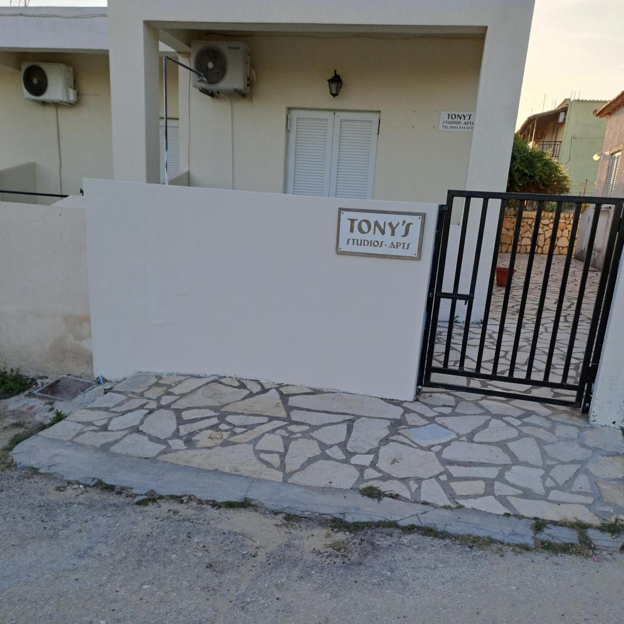 Tony'S Apartments Agios Georgios  Dış mekan fotoğraf