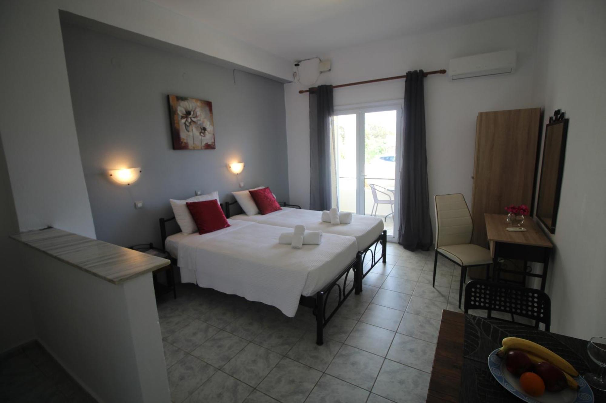 Tony'S Apartments Agios Georgios  Dış mekan fotoğraf